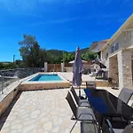 וילה Djoumas *